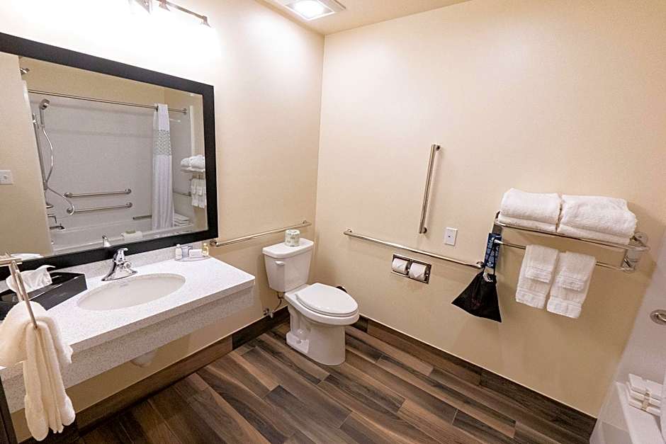 Cobblestone Inn and Suites Sheldon