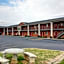 Luxbury Inn & Suites