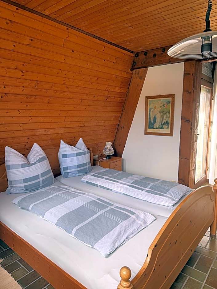 Gästezimmer Ferienhaus Waldblick