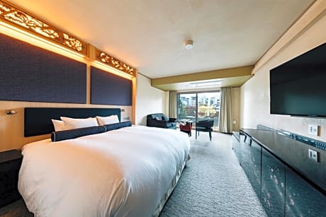 Deluxe Double Room with River View