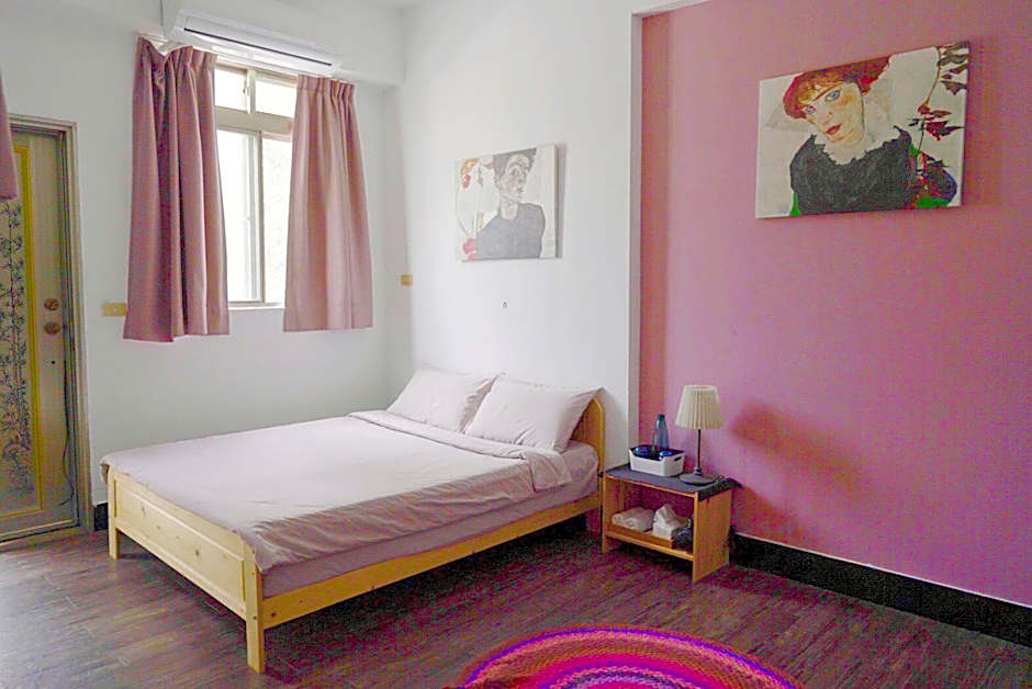 Dulan The Travel Bug Bistro Inn