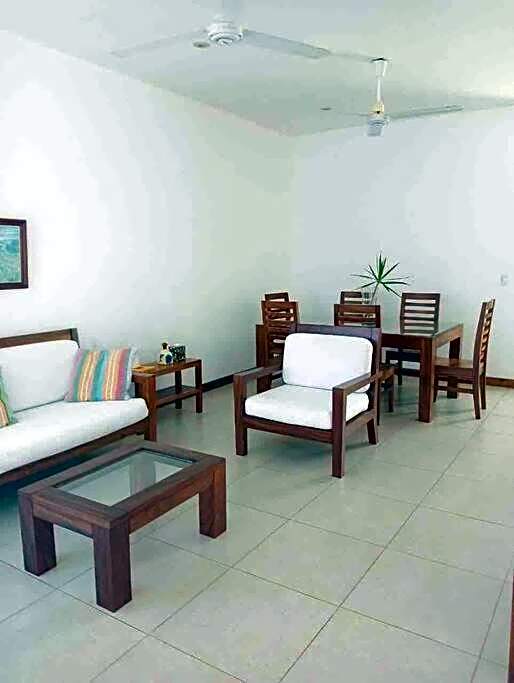 Apartment Tortugas- rooms with AC, and great pool at 5 min to Carrizalillo beach and restaurants of Benito Juarez Bulevard