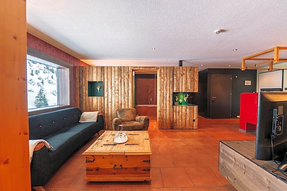 Wohlfühlhotel Hubertushof am Arlberg - Ski-In & Ski-Out - Sky Pool