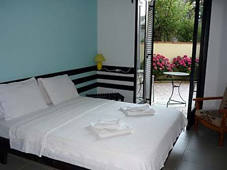 Double Room with Garden View