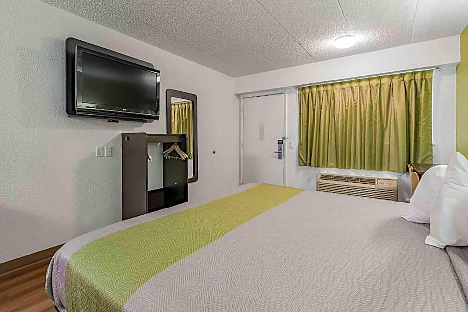 Days Inn by Wyndham Cincinnati I-71