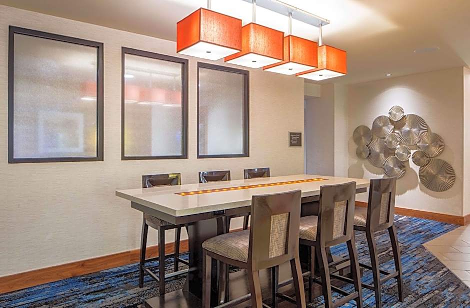 DoubleTree Suites By Hilton Minneapolis