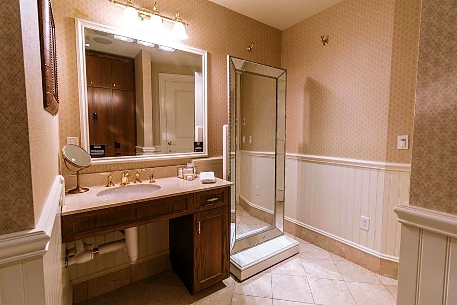 Madison Beach Hotel Curio Collection by Hilton