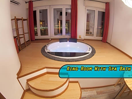 King Room with Spa Bath - Split Level