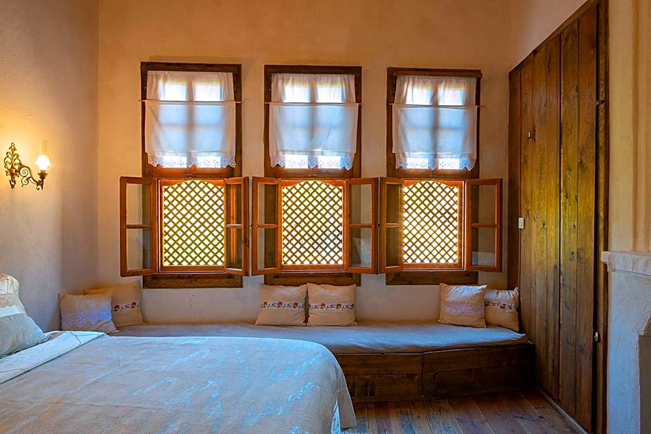 Meymune Valide Konağı