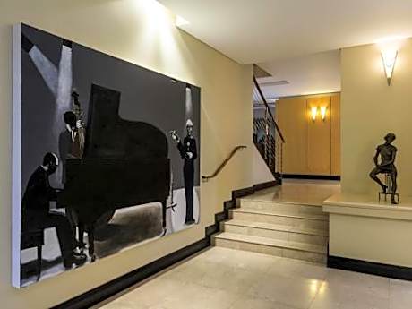 No5 Boutique Art Hotel by Mantis