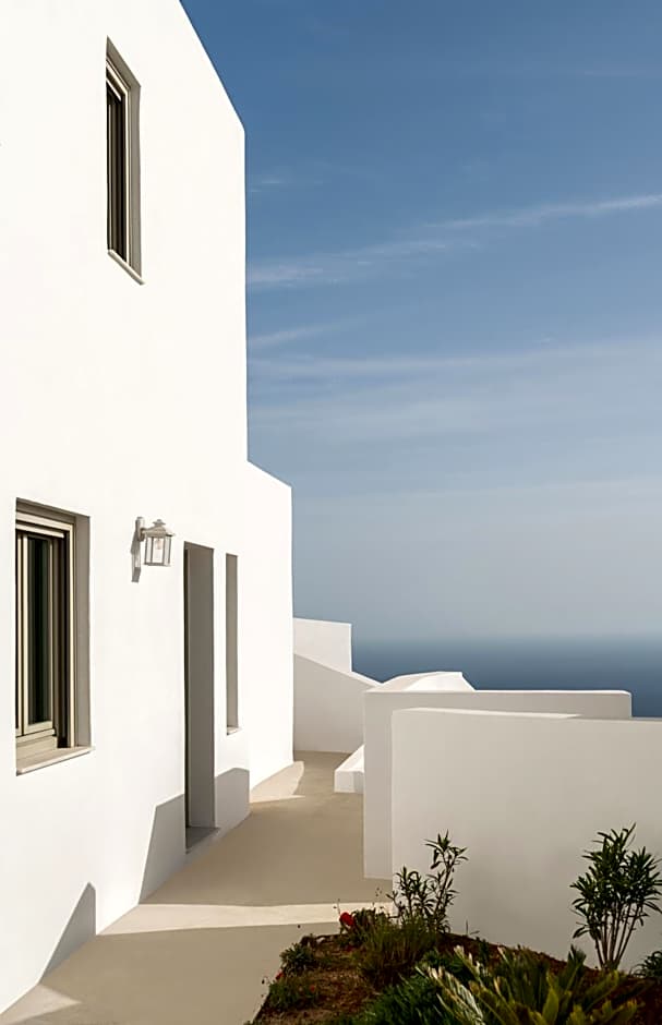 Blu Dot Tinos
