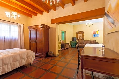 Standard Double Suite