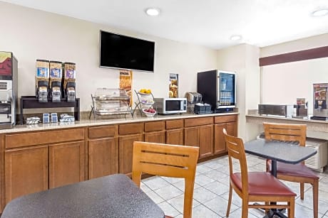 Microtel Inn & Suites By Wyndham Green Bay
