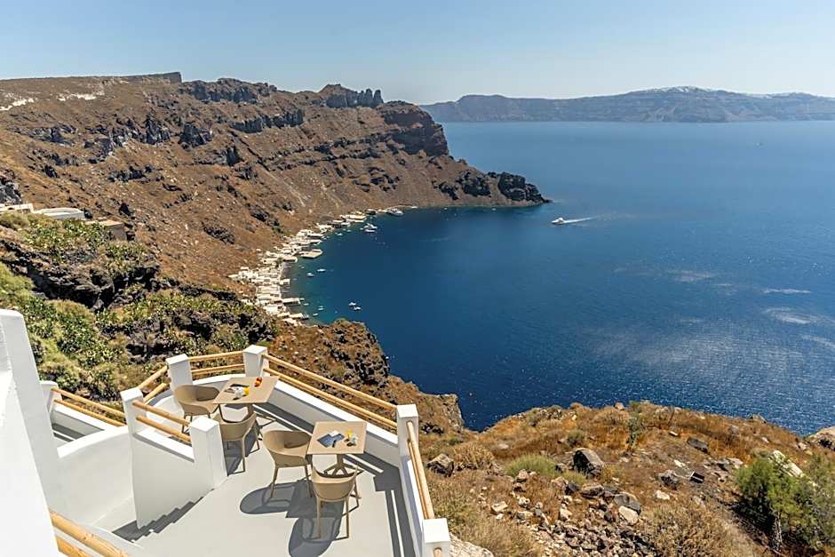 Evanthia Best View Thirassia Island Hotel