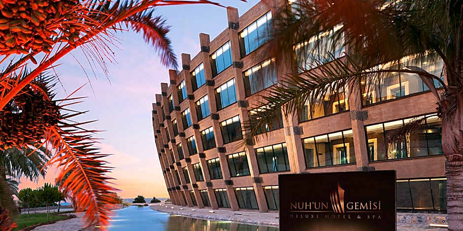 Noahs Ark Deluxe Hotel Spa