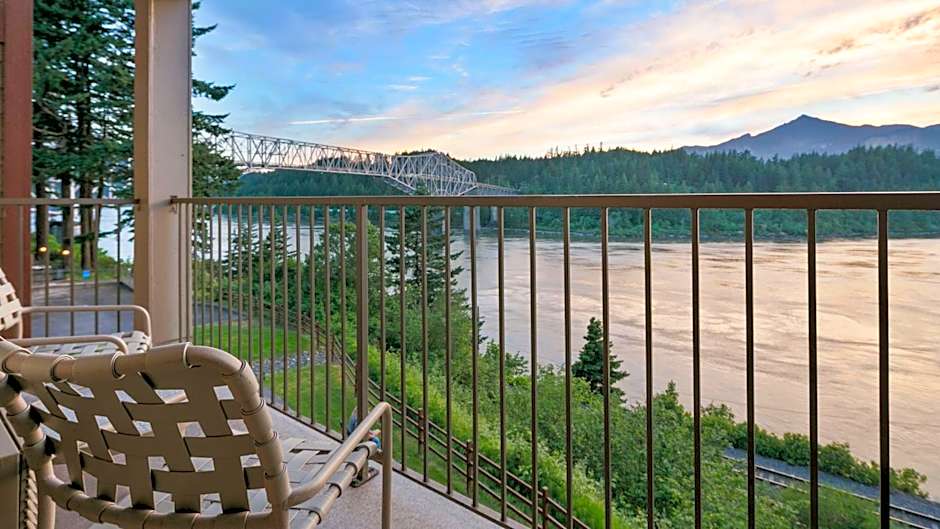 Photo 1 of 5 of 1 King Bed, River View, Balcony
