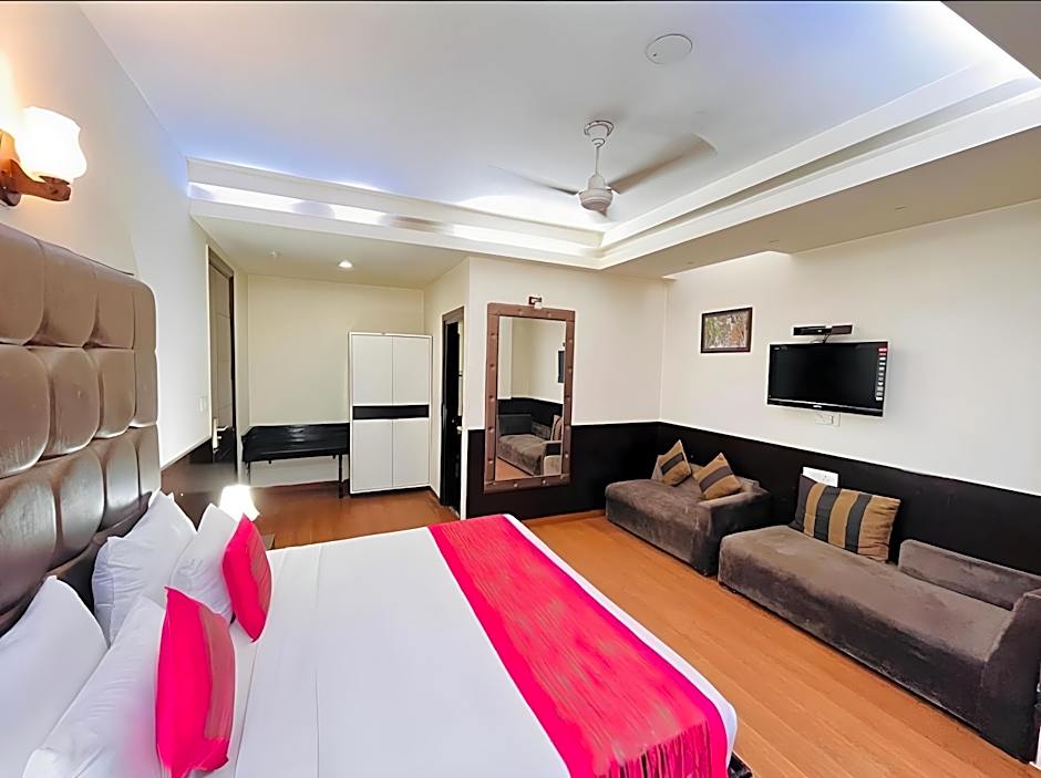 Hotel Anand Retreat Kaushambhi, Ghaziabad