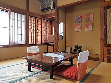 Japanese-Style Room