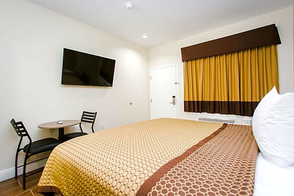 Scottish Inn & Suites