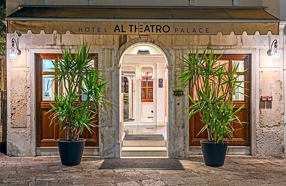 Al Theatro Palace