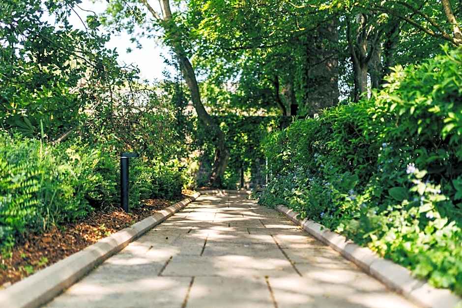 Dunadry Hotel And Gardens