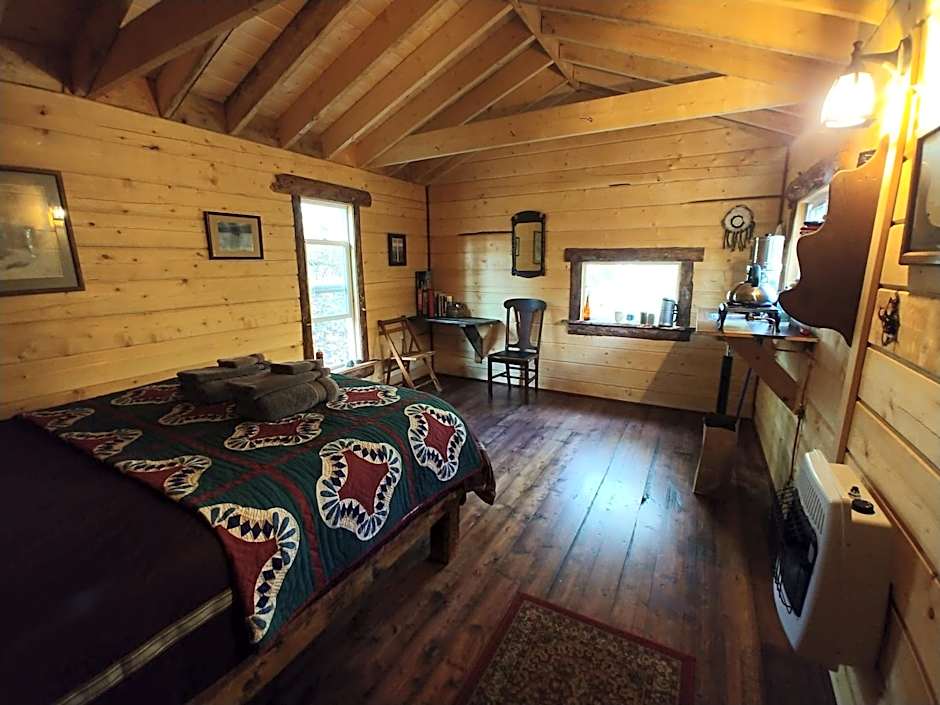 Blackburn Cabins - McCarthy, Alaska