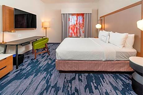 King Suite with Whirlpool and Transfer Shower - Mobility/Hearing Accessible