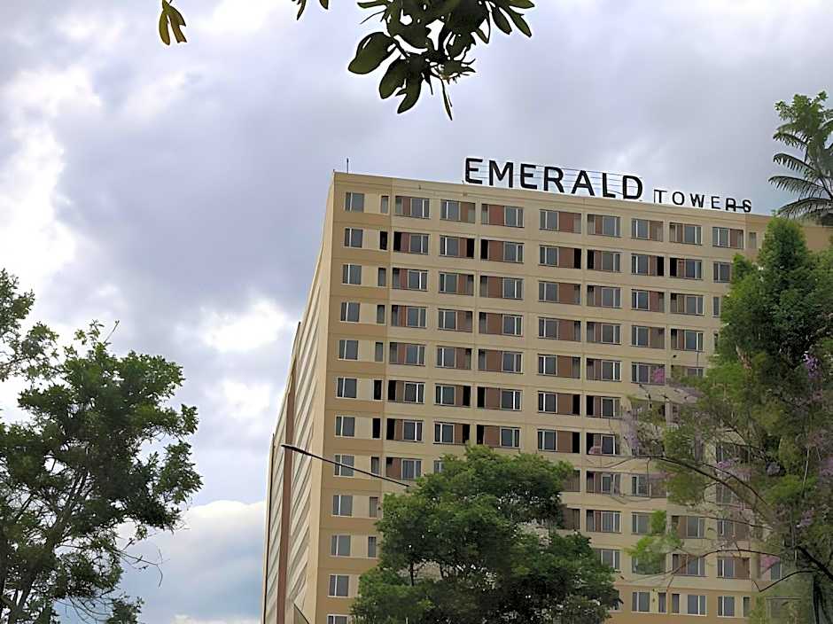 Emerald Apartel by RM.