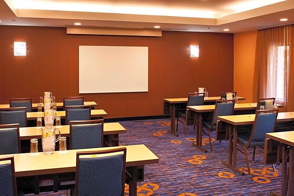 Courtyard by Marriott Cleveland Westlake