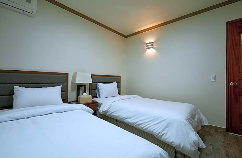 Buan Tree California Hotel