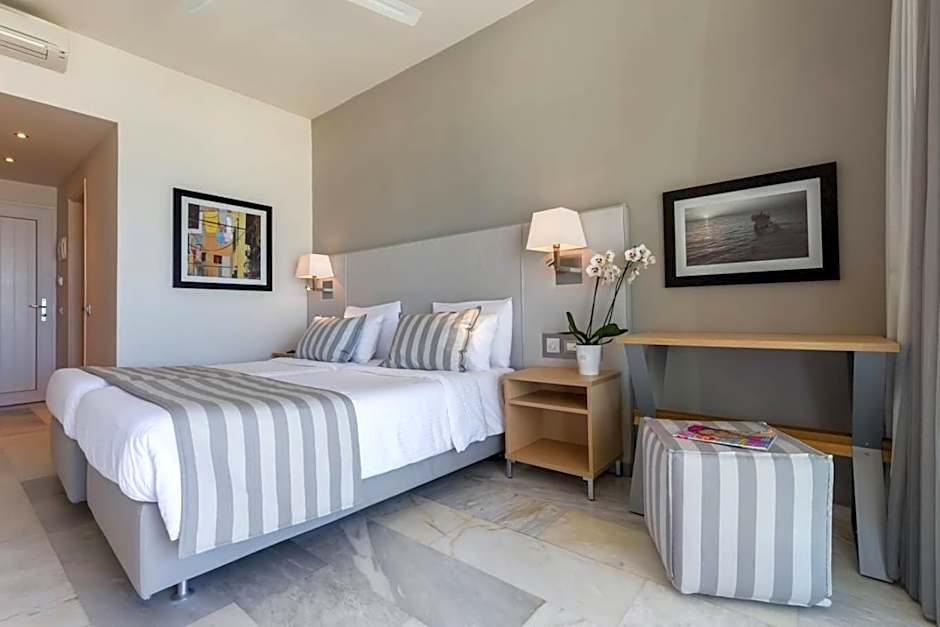 Acharavi Beach Hotel