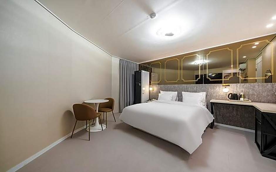 Incheon Unseodong DK Airport Hotel