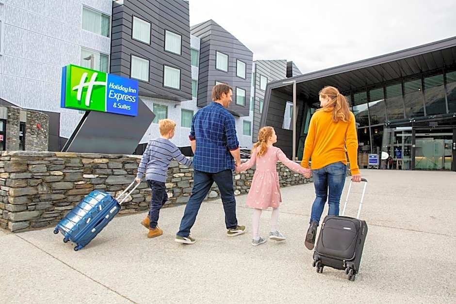 Holiday Inn Express And Suites Queenstown By IHG