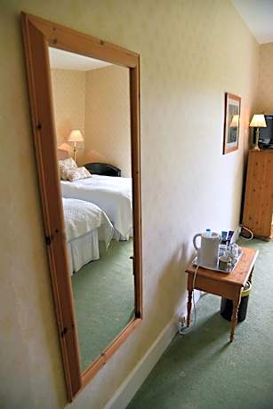 Twin Room with Shower