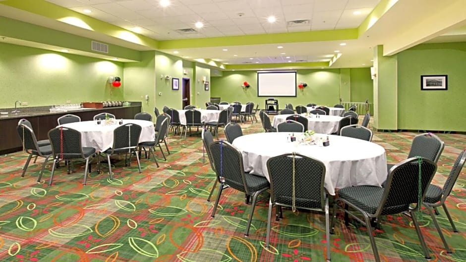 Holiday Inn Garland By IHG