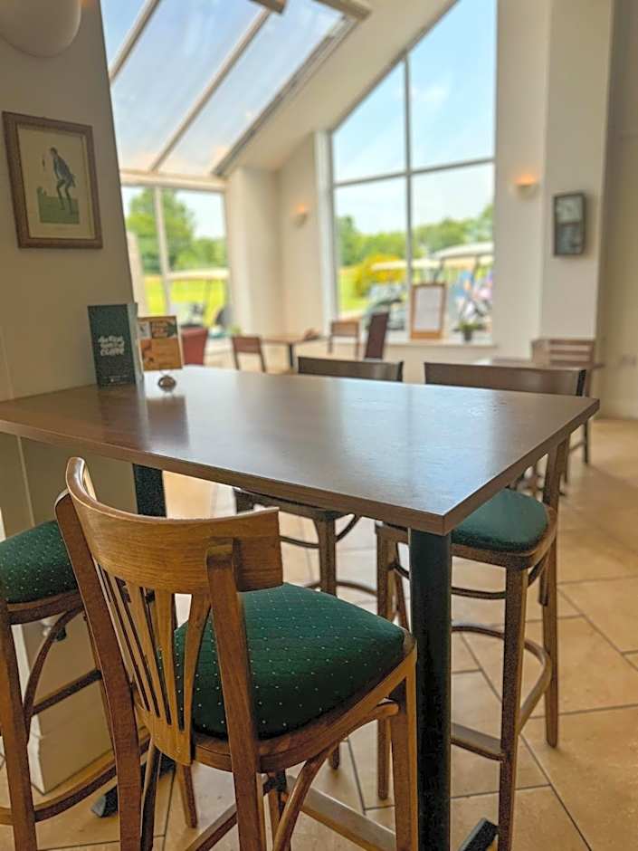 Rodway Hill Golf & Eco Pod Hotel