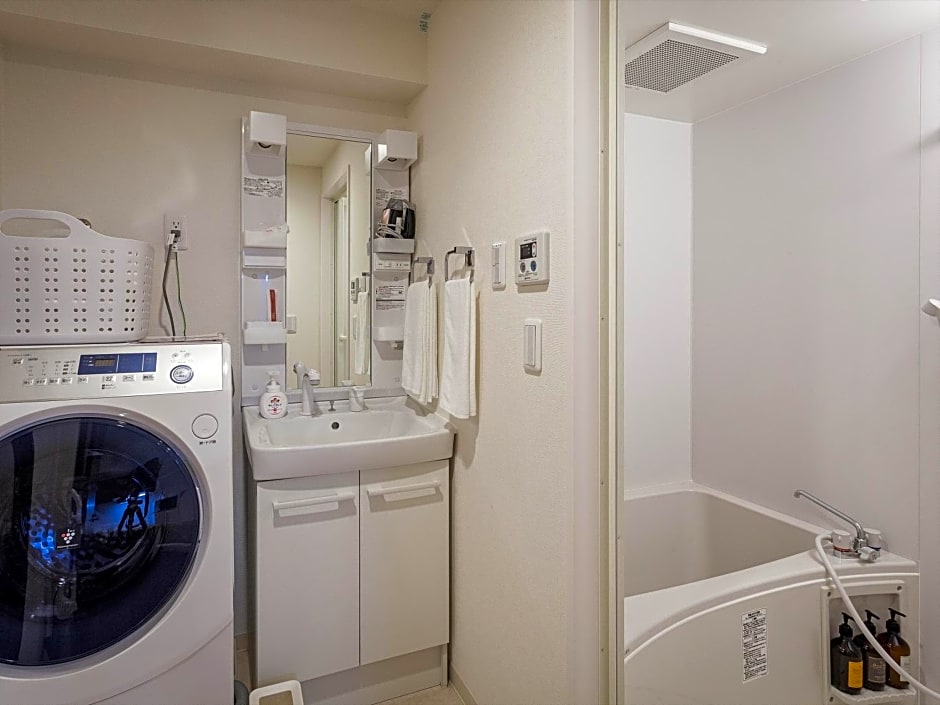 Kariyushi COndominium Resort Naha Living Inn Asahibashiekimae Annex and Premier