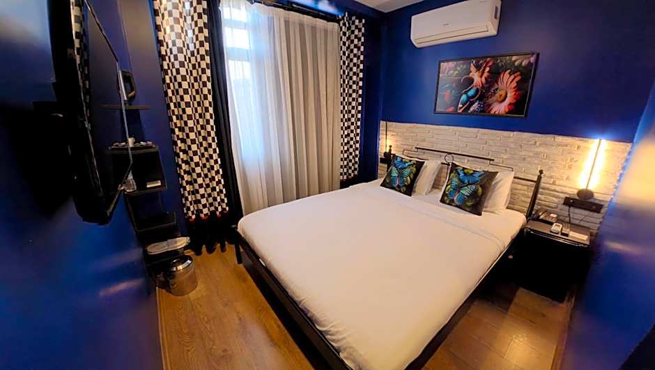 THINK HOTEL
