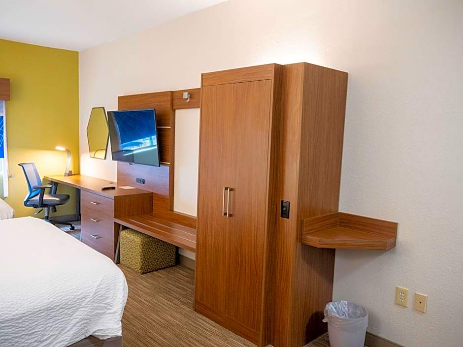 Holiday Inn Express & Suites Greenville Airport By IHG