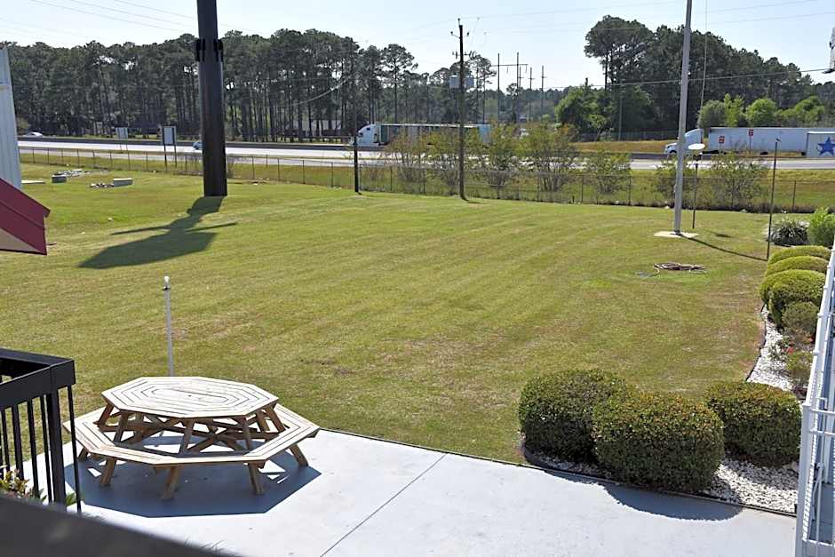 Super 8 by Wyndham Tifton