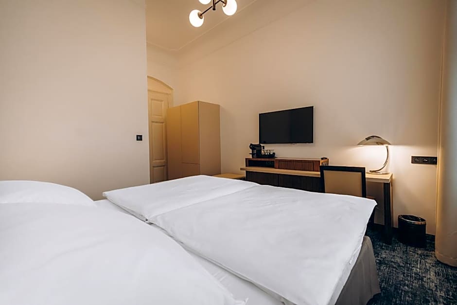 Esplanade Self Check-in Hotel