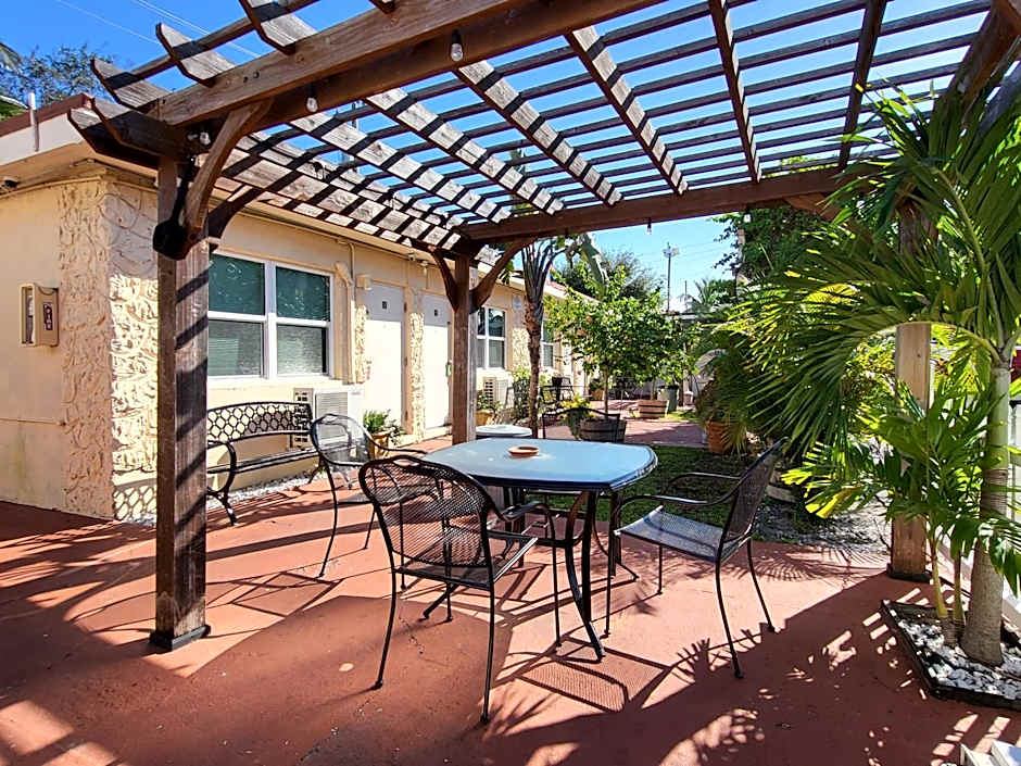 Barefoot Mailman Motel