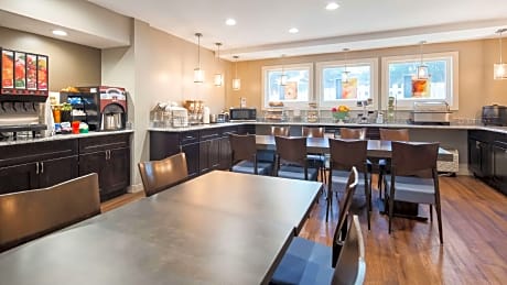 SUITE-1 DOUBLE BED,NSMK,SOFBD,FLATSC,HISPD,MICRFG,FULL BREAKFAST
