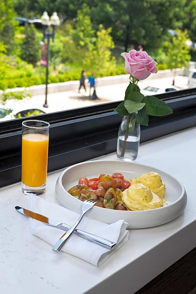 Canopy by Hilton Boston Downtown