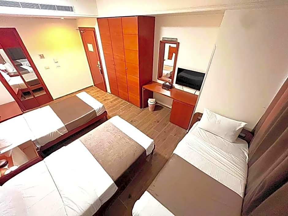 Ceasars Park Hotel