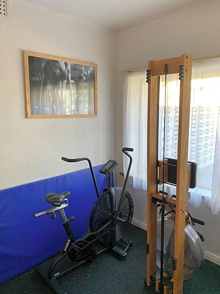 Hello Adelaide Motel and Apartments