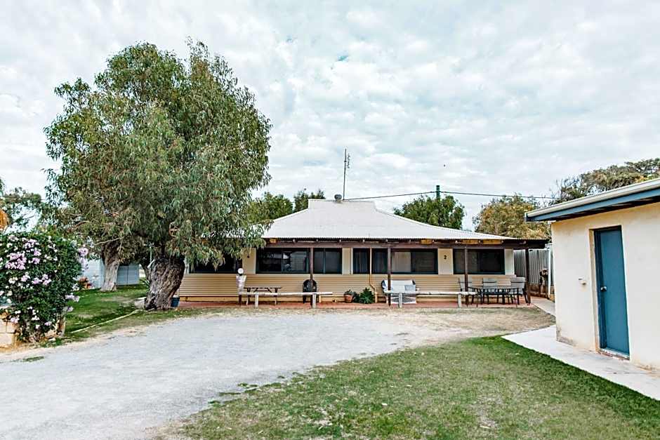 Dongara Hotel Motel