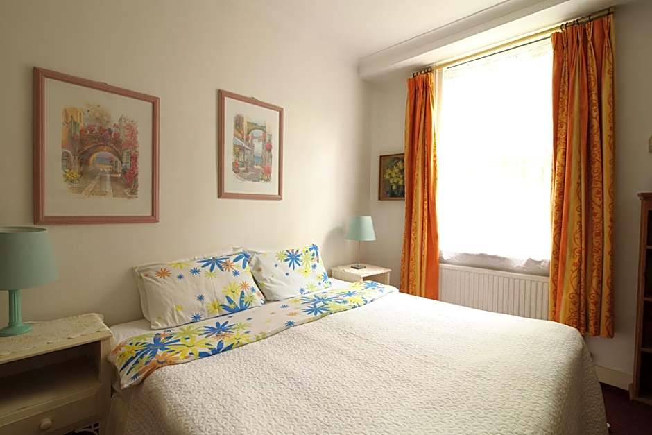 Dawson Place, Juliette's Bed and Breakfast