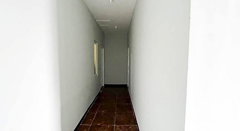 RedDoorz Near Makam Bung Karno Blitar