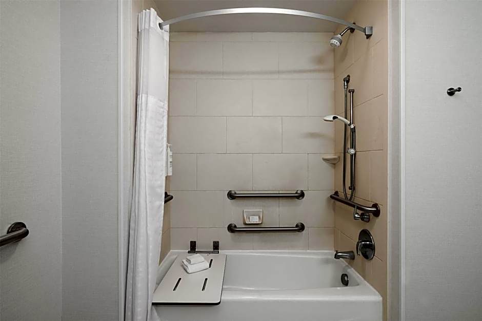 Hampton Inn By Hilton And Suites Baton Rouge